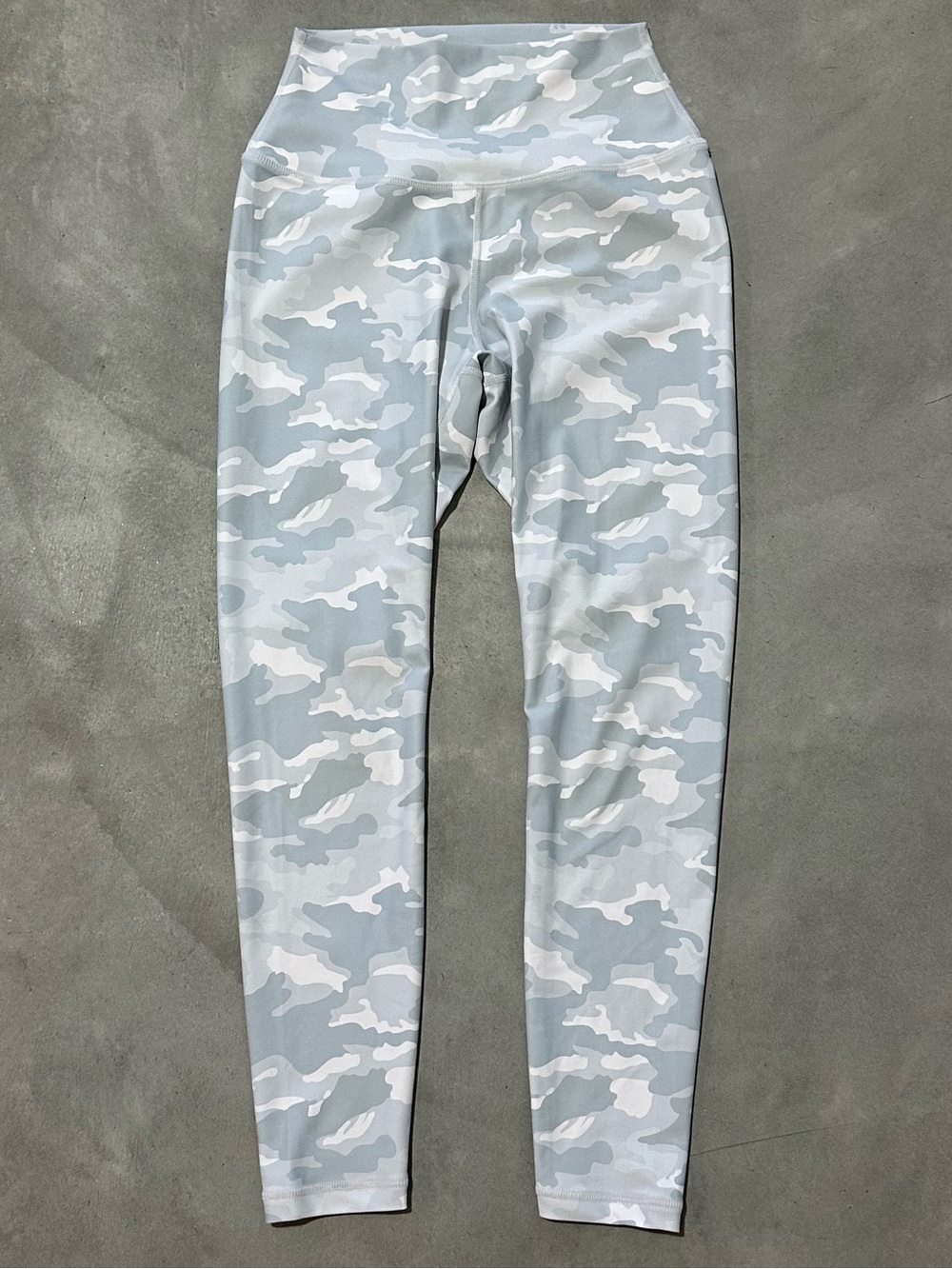 P’tula Desa’ree Light Gray White Camo High Rise Leggings Size Medium